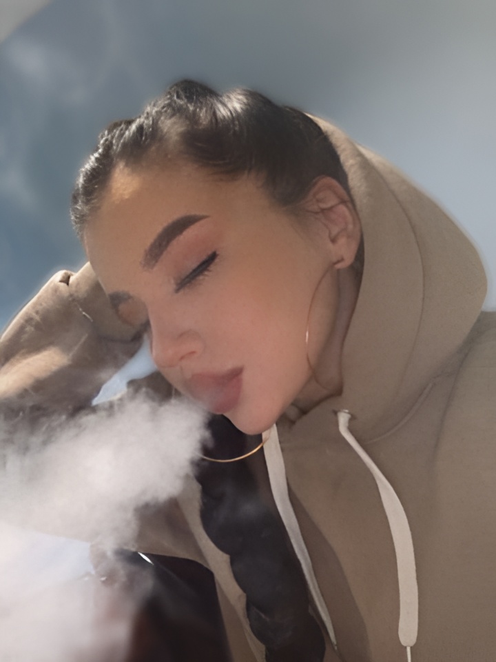 Анюта привлекальеная девушка из Верхнего уфалея цена от 1500 руб