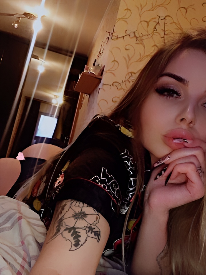 Вероника привлекальеная девушка из Верхнего уфалея цена от 5000 руб