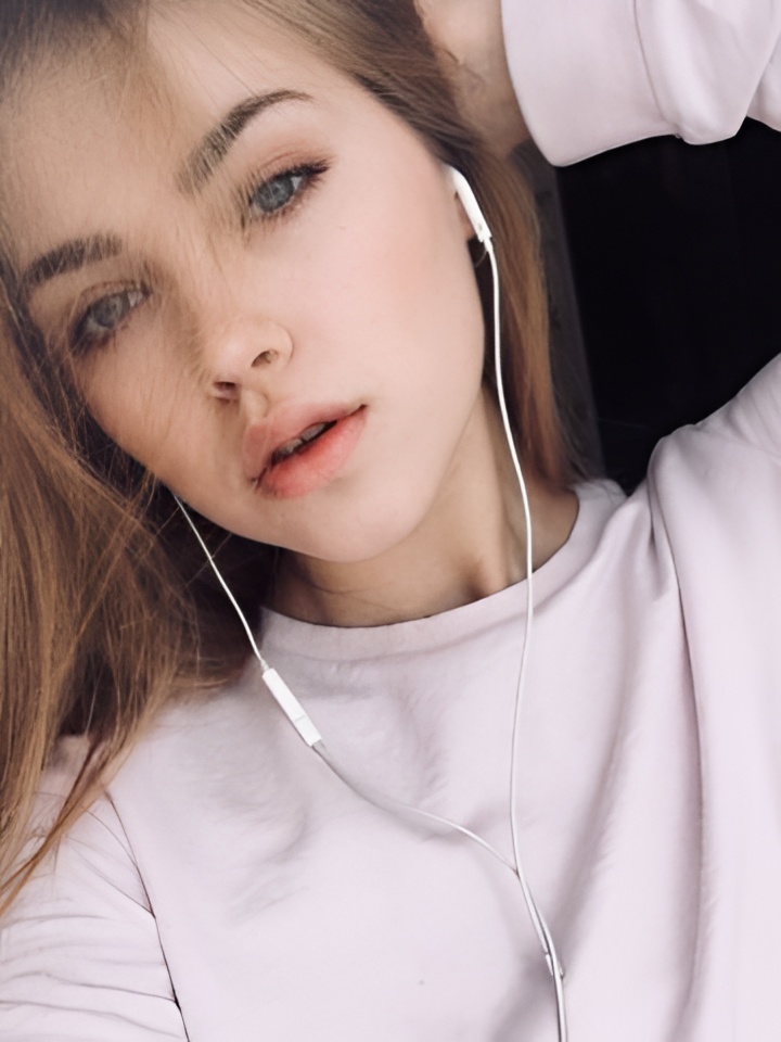 Виктория привлекательная девушка из Верхнего уфалея цена от 4000 руб