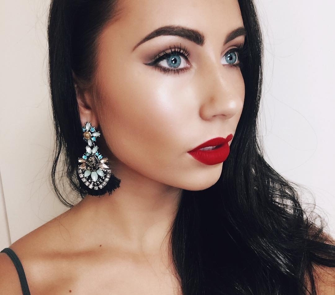 Александра привлекальеная девушка из Верхнего уфалея цена от 3000 руб