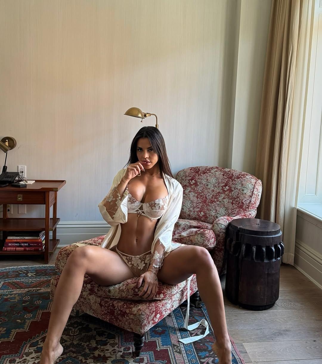 Тоня привлекальеная девушка из Верхнего уфалея цена от 8000 руб