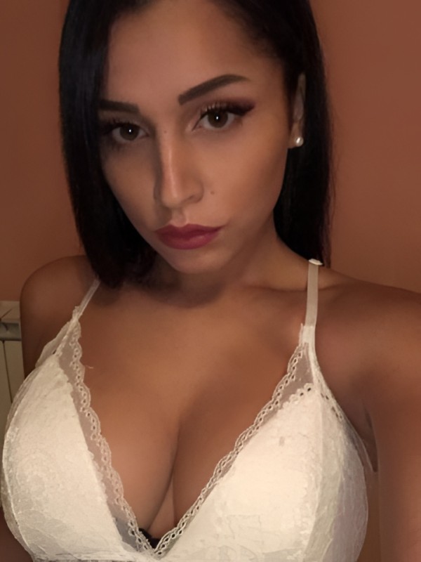 Лидия привлекательная девушка из Верхнего уфалея цена от 3000 руб