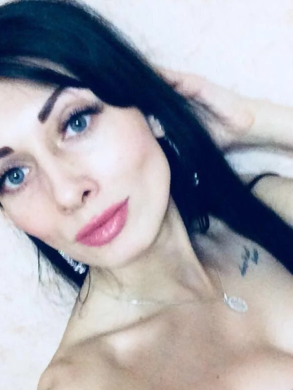 Света привлекательная девушка из Верхнего уфалея цена от 3000 руб