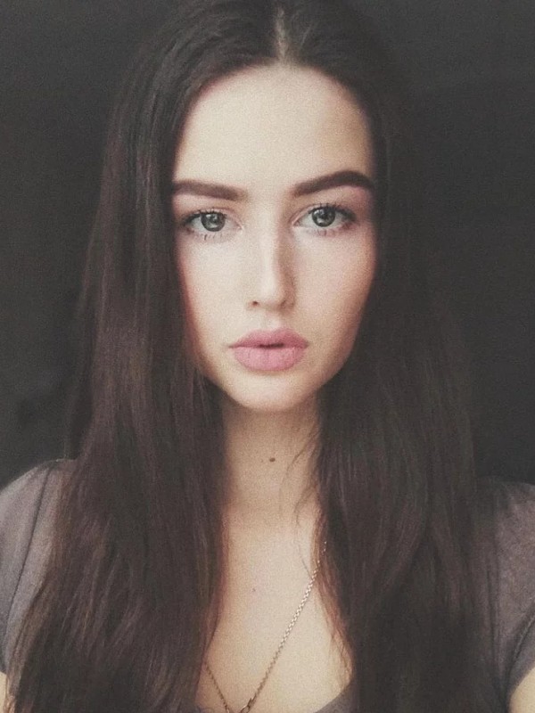 Карина привлекательная девушка из Верхнего уфалея цена от 3500 руб