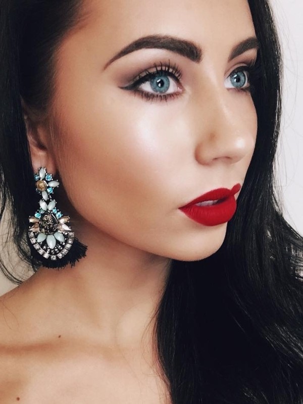 Александра привлекательная девушка из Верхнего уфалея цена от 3000 руб