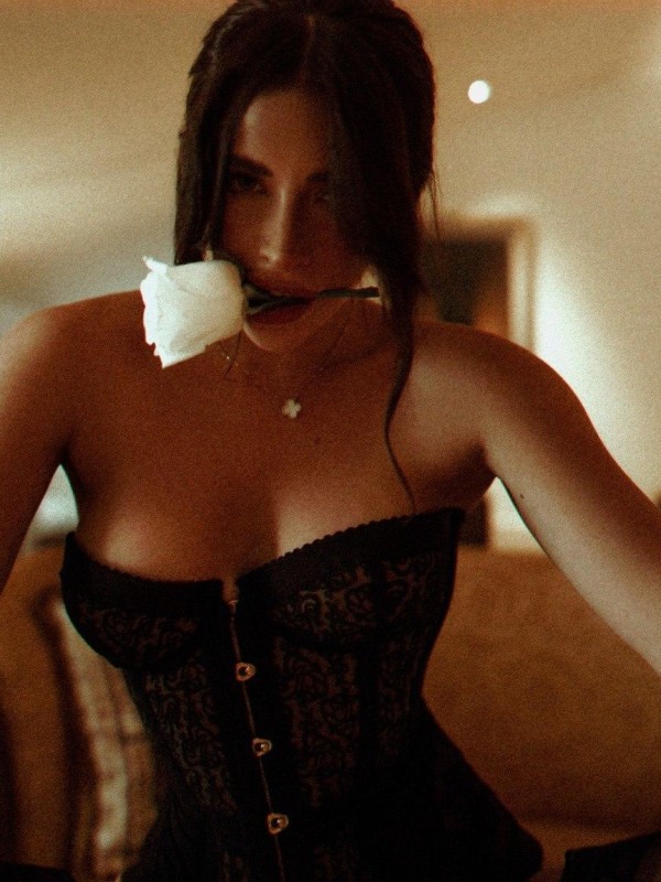 Ольга привлекательная девушка из Верхнего уфалея цена от 6000 руб