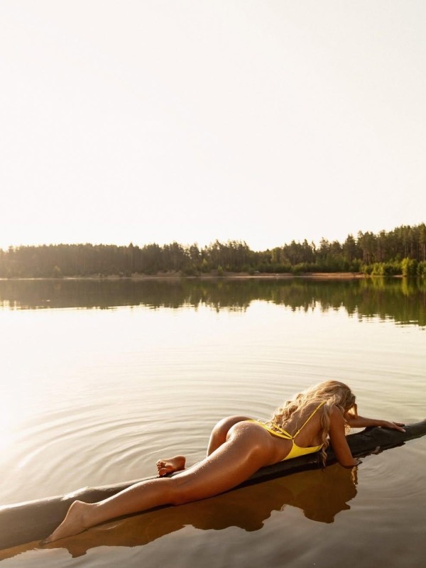 Света привлекательная девушка из Верхнего уфалея цена от 7000 руб